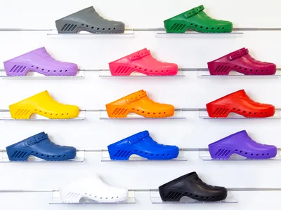 CLOGS - cu pori - 43-44 - alb